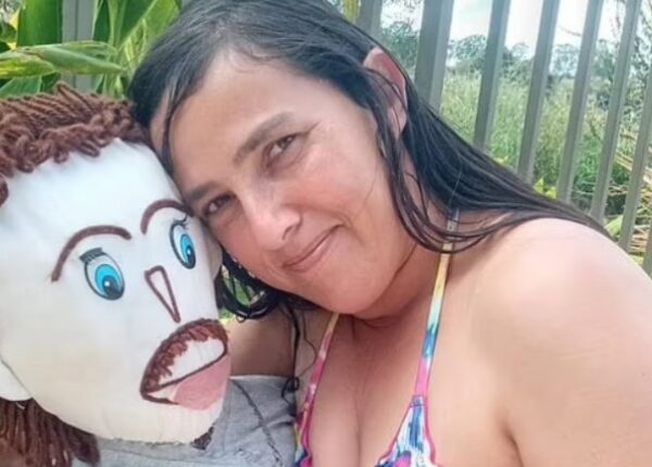 Жительница Бразилии вышла замуж за куклу и родила он нее ребенка