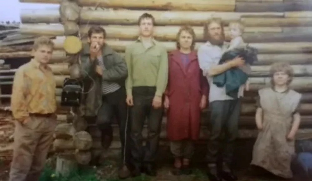 Дуся Мерзлякова с семьей