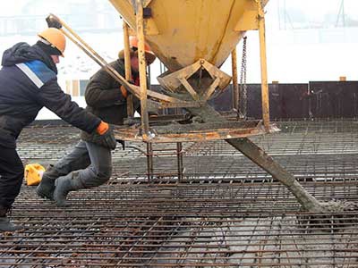 Доставка бетона для заливки фундамента