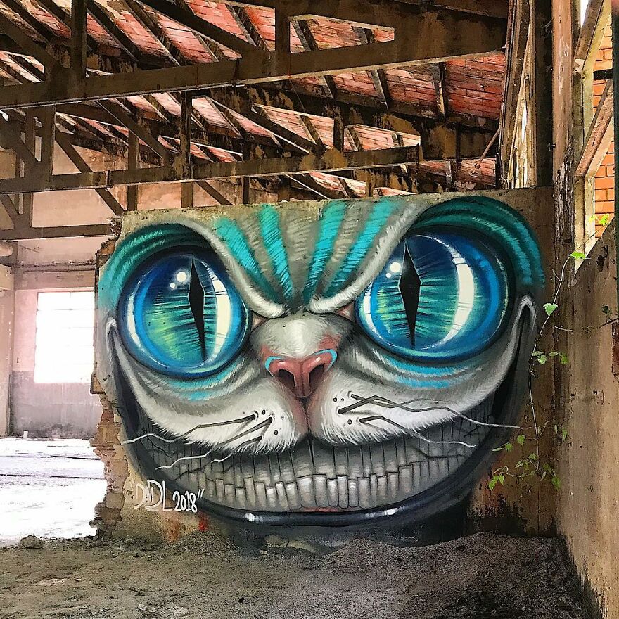 Bigpicture ru 633189439ce94 barcelona artist creates graffiti of creepy popular characters interacting with abandoned places 632c31bd7ebac 880
