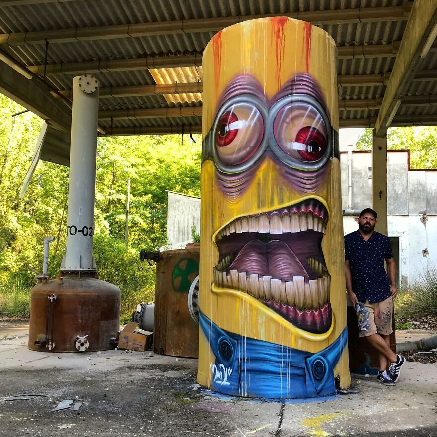 Bigpicture ru 63318943ca259 barcelona artist creates graffiti of creepy popular characters interacting with abandoned places 632c32106a20e 880