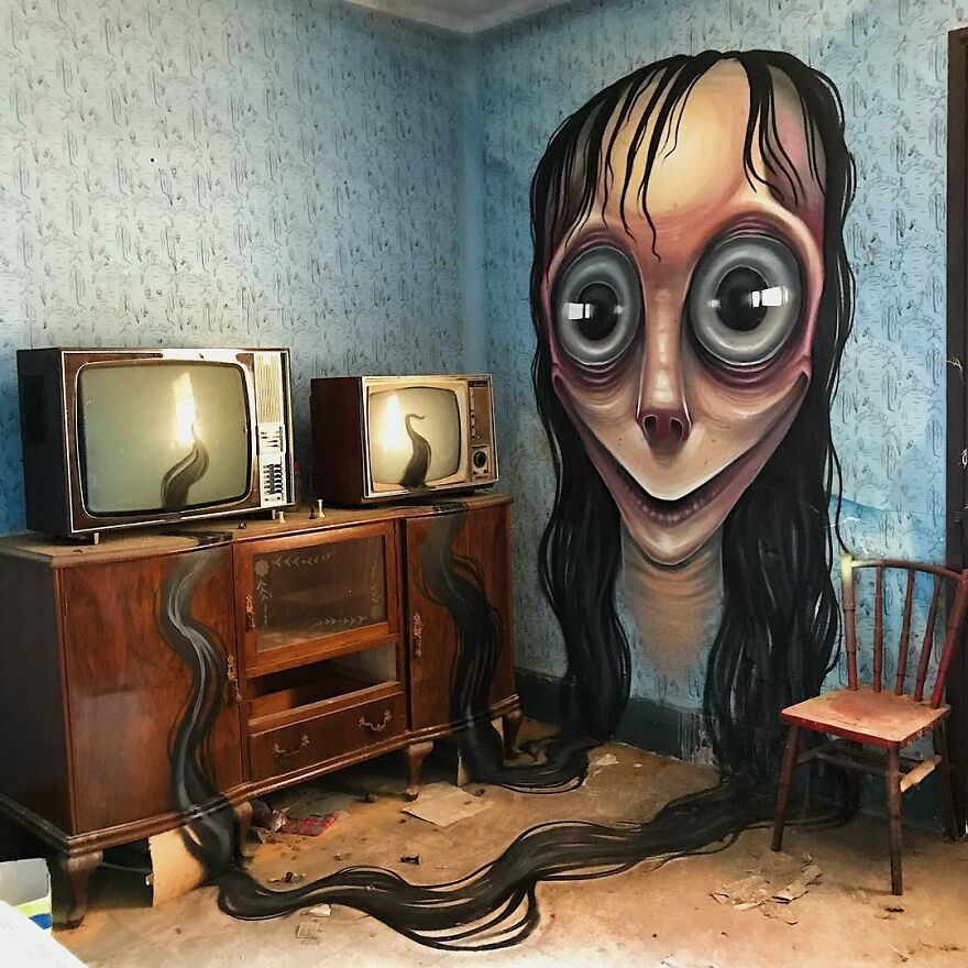 Bigpicture ru 6331894569a8e barcelona artist creates graffiti of creepy popular characters interacting with abandoned places 632c31d54ad30 880