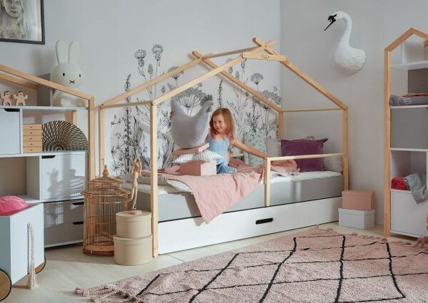 Как выбрать удобную детскую кроватку