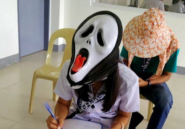 «Шляпы против списывания» филиппинских студентов покорили интернет