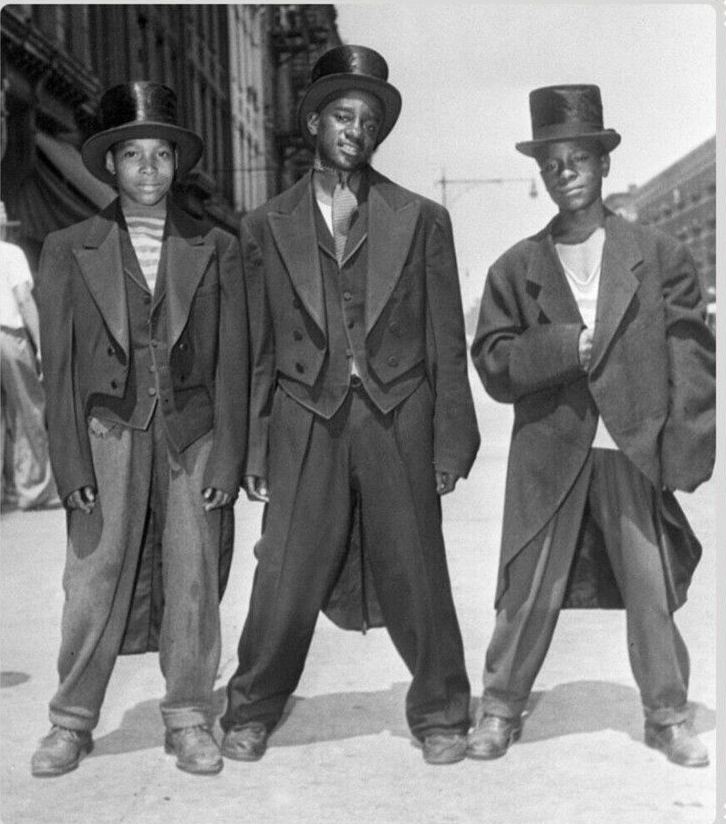 Bigpicture ru молодые негры в модных костюмах, украденных из магазинов одежды во время беспорядков в гарлеме в августе 1943 года.