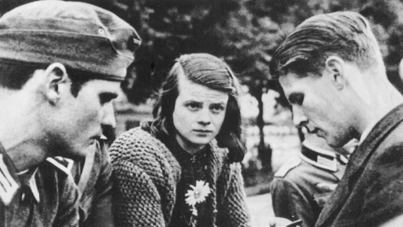 История отважной девушки Софи Шолль, казненной нацистами на гильотине