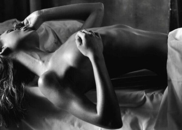 Женское тело и геометрия в работах фотографа Кристиана Коиньи