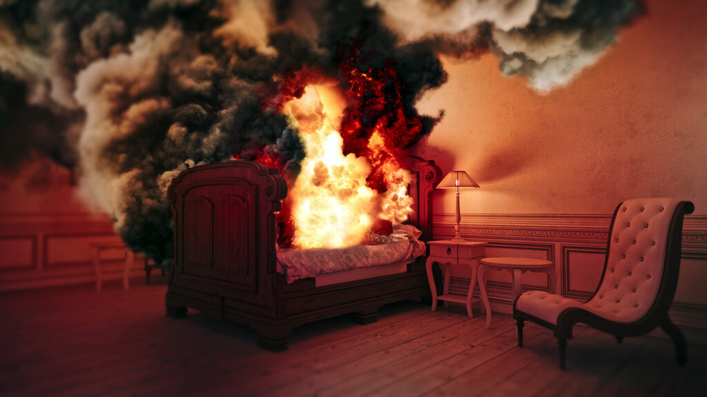 Bigpicture.ru дым от горящей кровати