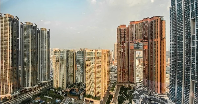 Bigpicture.ru Дырявые небоскребы Гонконга