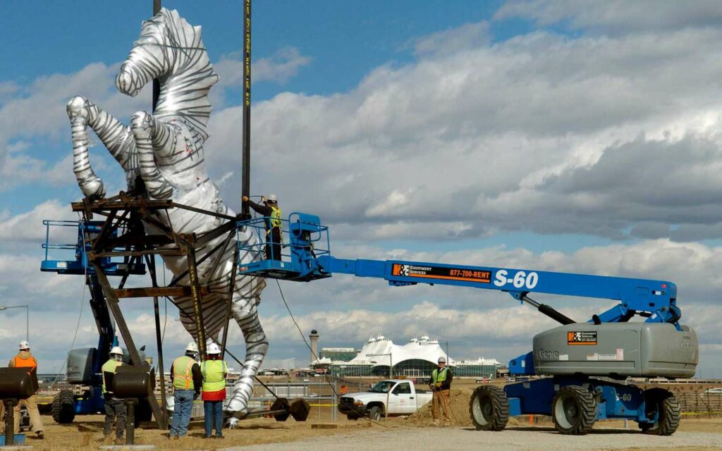 Bigpicture.ru Блюцифер denver international airport horse sculpture diaconspiracy