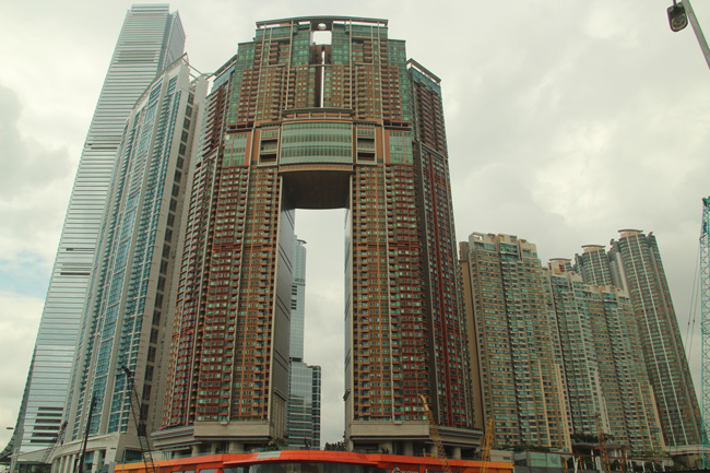 Bigpicture.ru Дырявые небоскребы Гонконга03