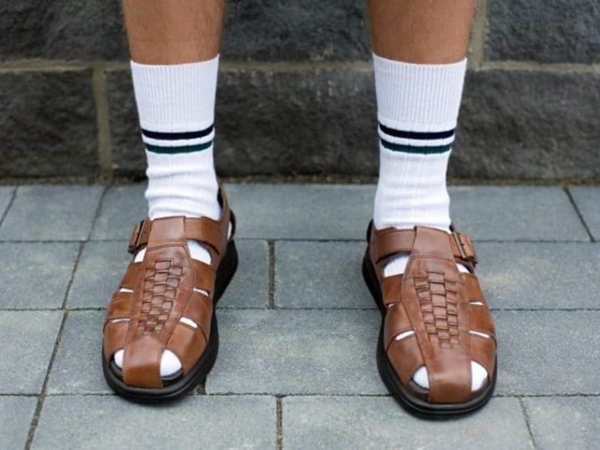 Носки с сандалями