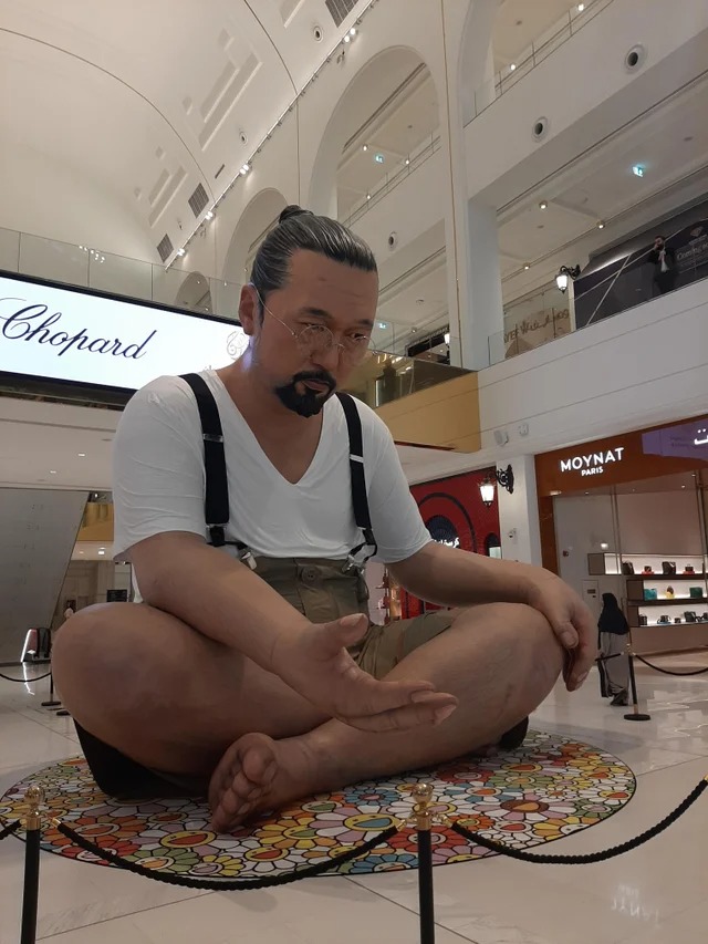 Bigpicture.ru Гигантская живая статуя японского художника Такаши Мураками