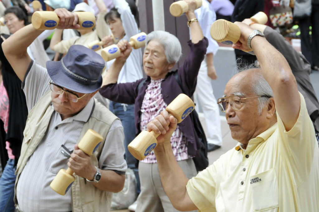 Bigpicture.ru японский экономист предложил избавить общество от пожилых людей