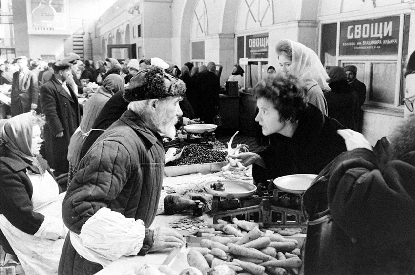Bigpicture.ru Смоленский рынок в Ленинграде в первые послевоенные годы