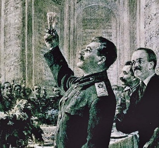 Bigpicture.ru Иосиф Сталин поднимает тост