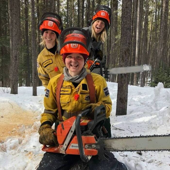 Bigpicture.ru В Канаде женщины-пожарные сожгли национальный парк