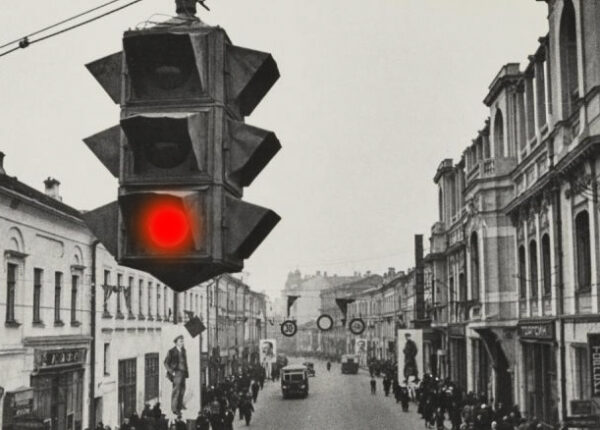 Почему в СССР изменили порядок цветов в светофоре