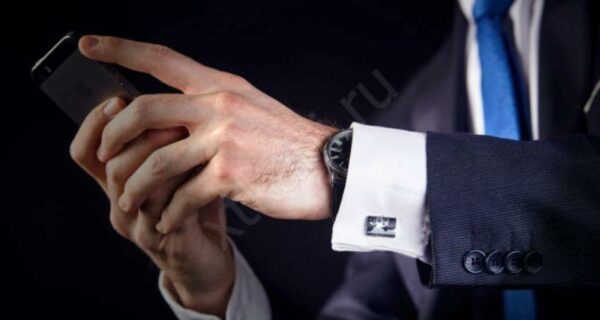 Почему на рукавах мужских пиджаков много бесполезных пуговиц