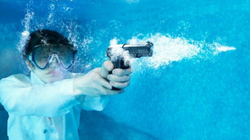 Bigpicture.ru Что будет, если выстрелить под водой из огнестрельного оружия