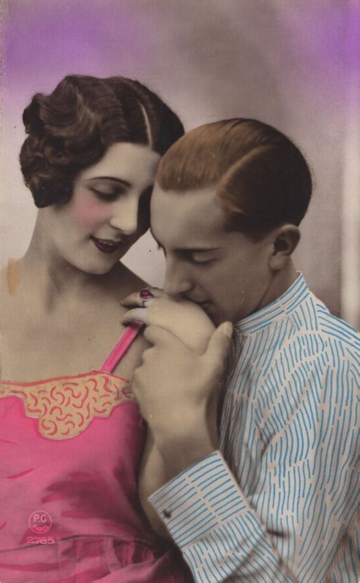 Оцените смелость: эротические открытки начала XX века
