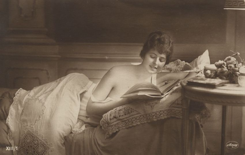 Смотри и восхищайся: смелые эротические открытки начала XX века