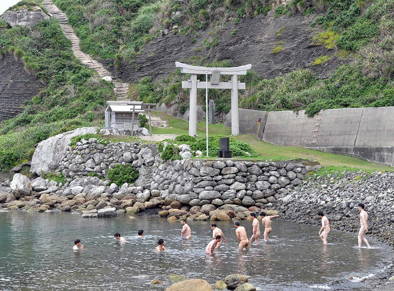 Bigpicture.ru Окиносима, японский остров, куда запрещено приезжать женщинам