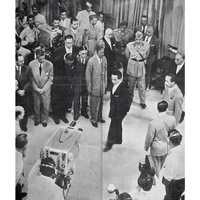 Bigpicture.ru Король Фейсал II на открытии телевидения Багдада в 1956 году. Это был первый в мире телеканал на арабском языке.
