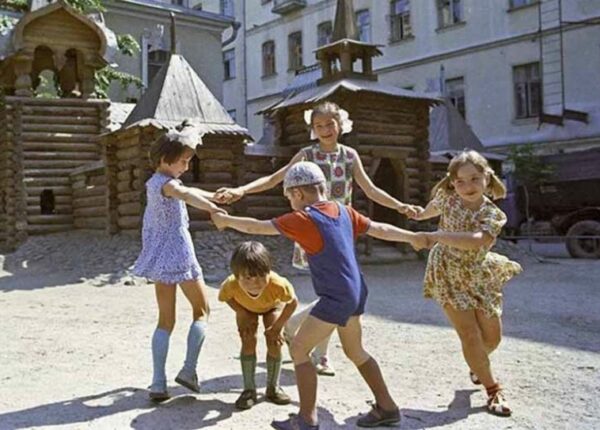 9 популярных игр советской детворы, которые сегодня вызывают недоумение
