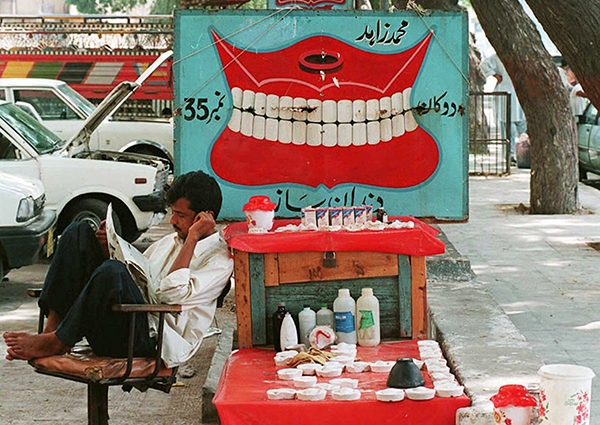 Bigpicture.ru Как работают уличные стоматологи в Индии