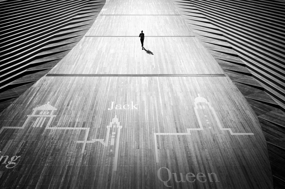 Монохромный кадр фотографа Junichi Hakoyama с контрастом