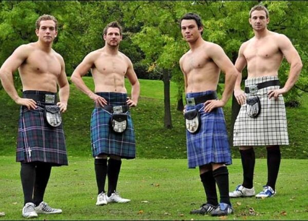 Почему шотландцам запрещали носить под килтами нижнее белье