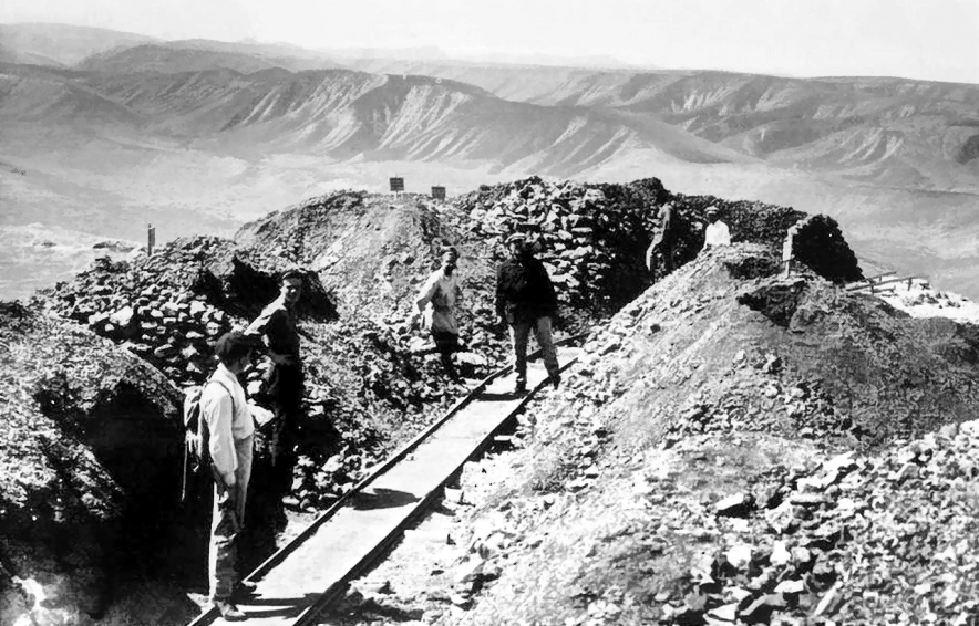 Bigpicture.ru Туя-Муюнский радиевый рудник в Ферганской долине — первое в СССР месторождение урана tuamuyun fersmanae
