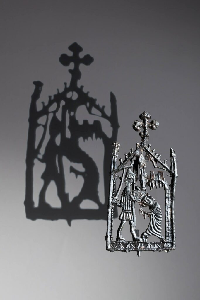 Bigpicture.ru Значок паломника со сценой мученической смерти Томаса Бекета, архиепископа Кентерберийского