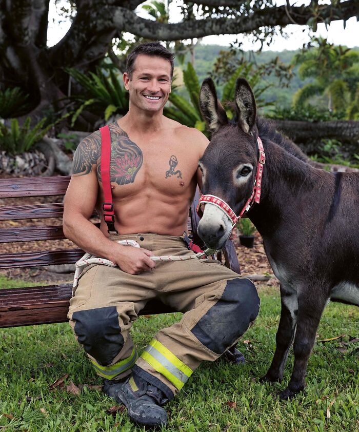Bigpicture ru charity animals calendar australian firefighters 2024 15