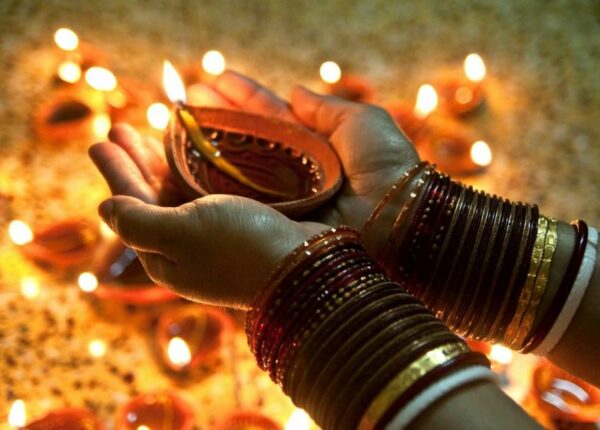 Всемирная община Санатана Дхармы: что такое индийский фестиваль огней