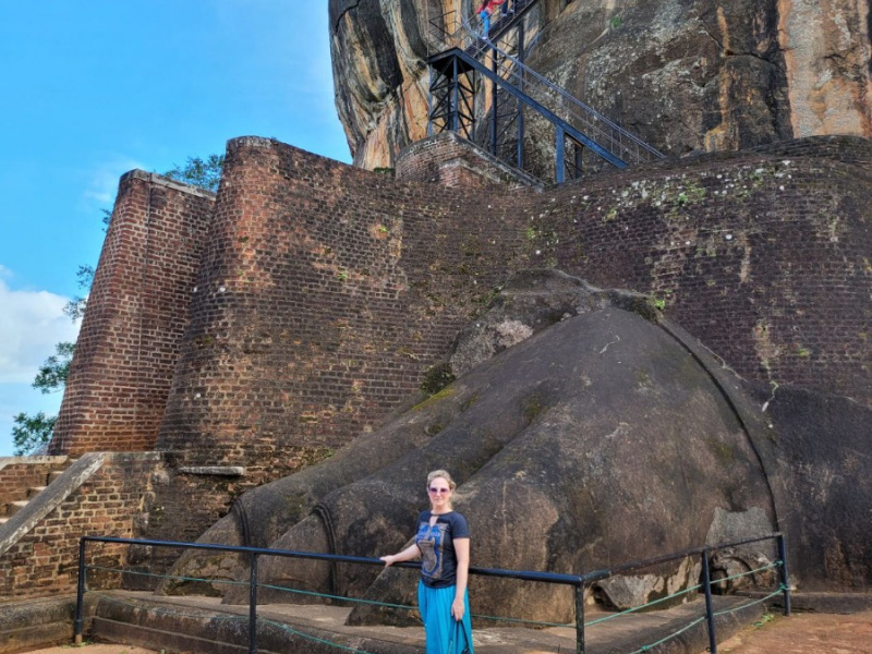 Bigpicture ru drevnyaya krepost sigiriya i zolotoy hram dambulla 5f17