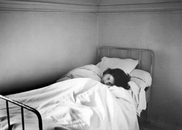 Фотографии безумия – репортаж Жана-Филиппа Шарбонье из психиатрических клиник Франции