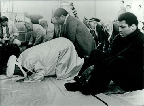 Bigpicture.ru Мохаммед Али в мечети во время визита в СССР 1978 год