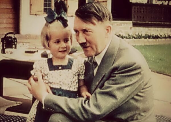 Гитлер как друг детей и животных: как фюрера изображала немецкая пропаганда