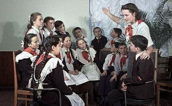 Как проходила жизнь каждого советского школьника