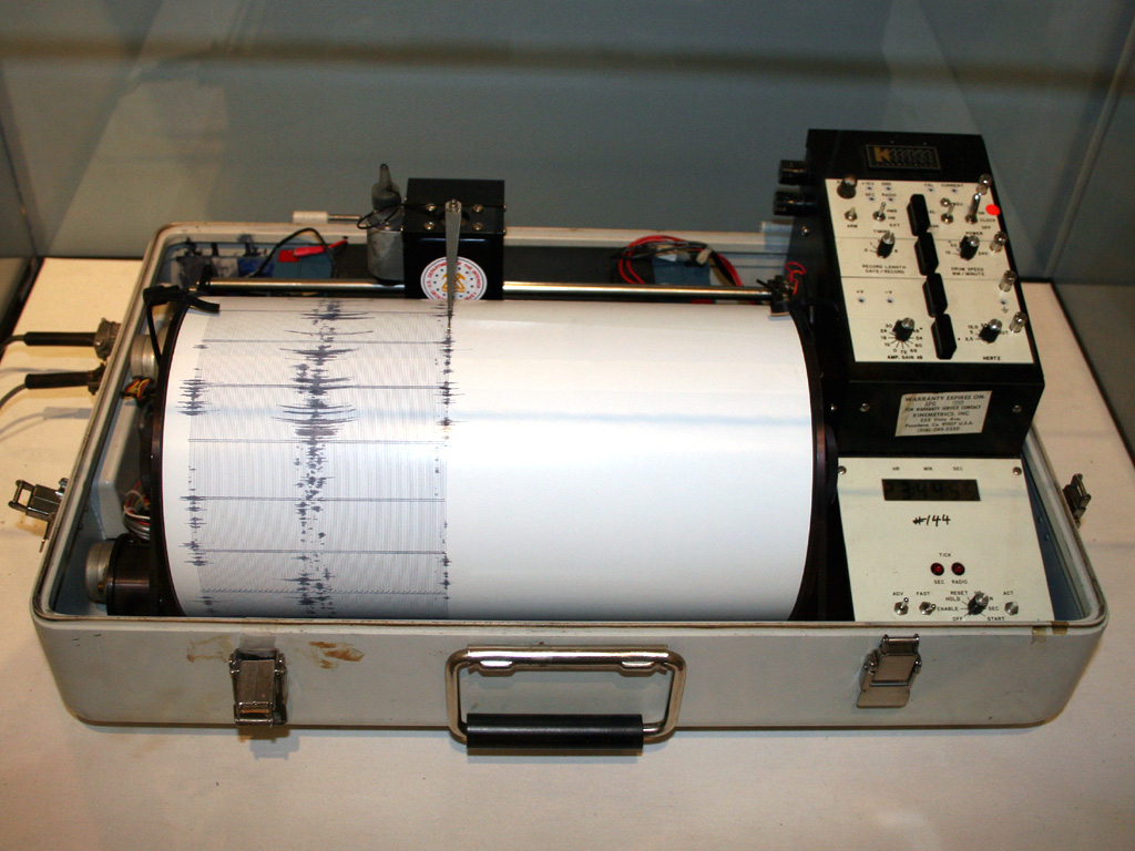 Bigpicture ru kinemetrics seismograph