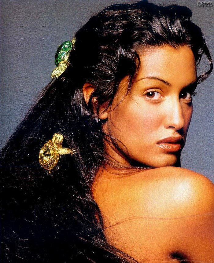 Еще одна обложка журнала с Ясмин Гаури (Yasmeen Ghauri)
