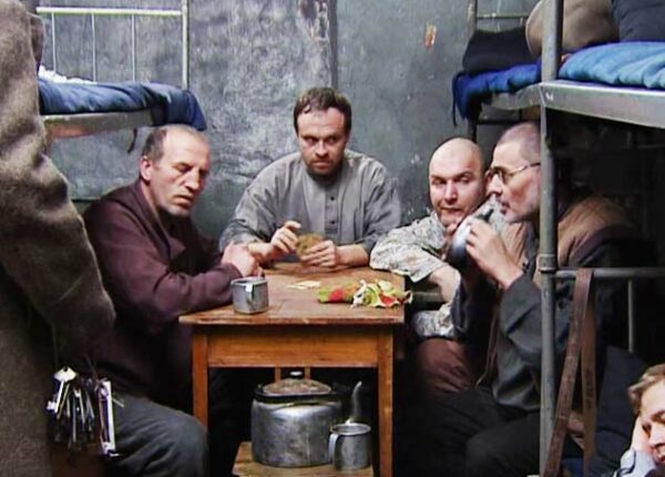 Как появился напиток заключенных чифирь, и что из-за него происходит с организмом