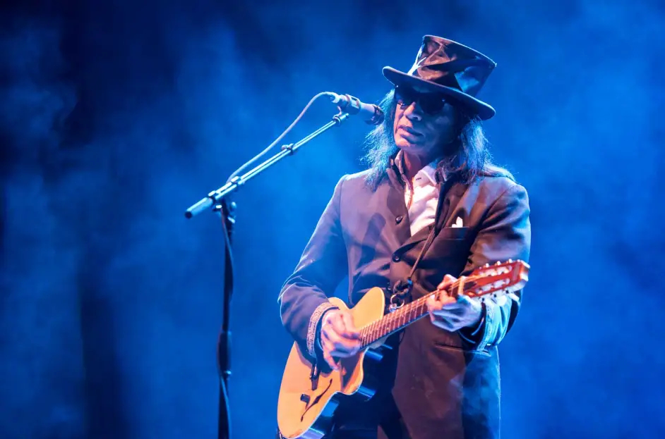 Постер фильма Searching for Sugar Man с Сиксто Родригесом