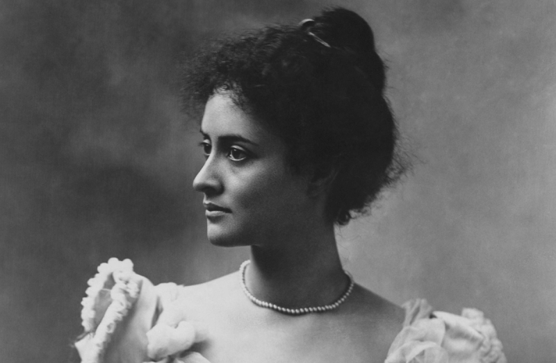 Портрет принцессы Каюлани на фоне гавайского пейзажа