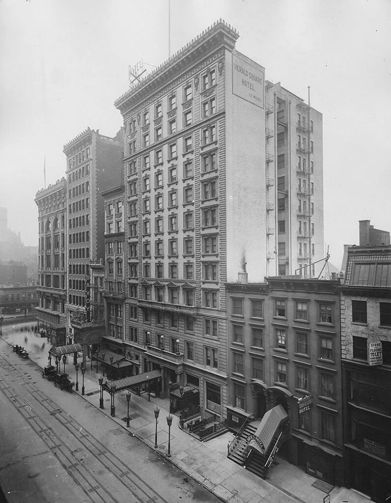 Отель Herald Square фасад