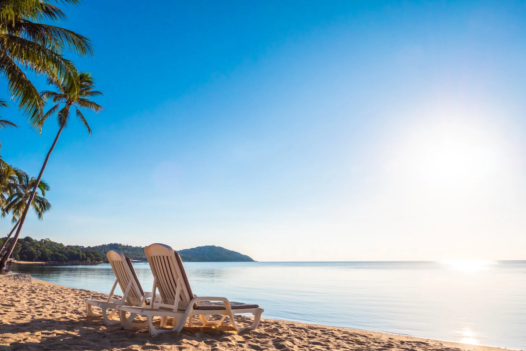 Empty chair tropical beach sea ocean 1800x1200