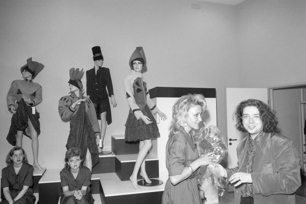 Театр моды Валентина Юдашкина показ конец 1980-х годов