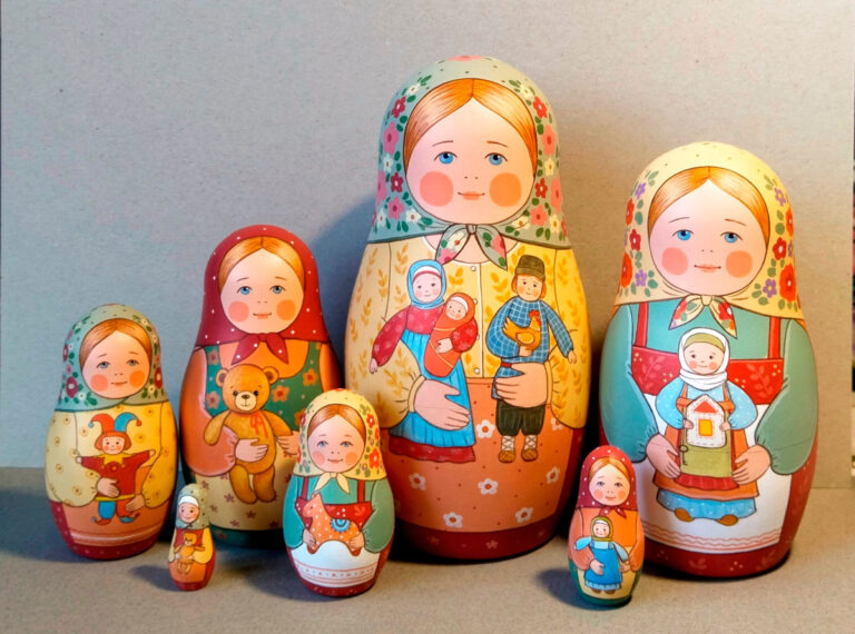 Различные варианты японских кокэси в традиционном стиле